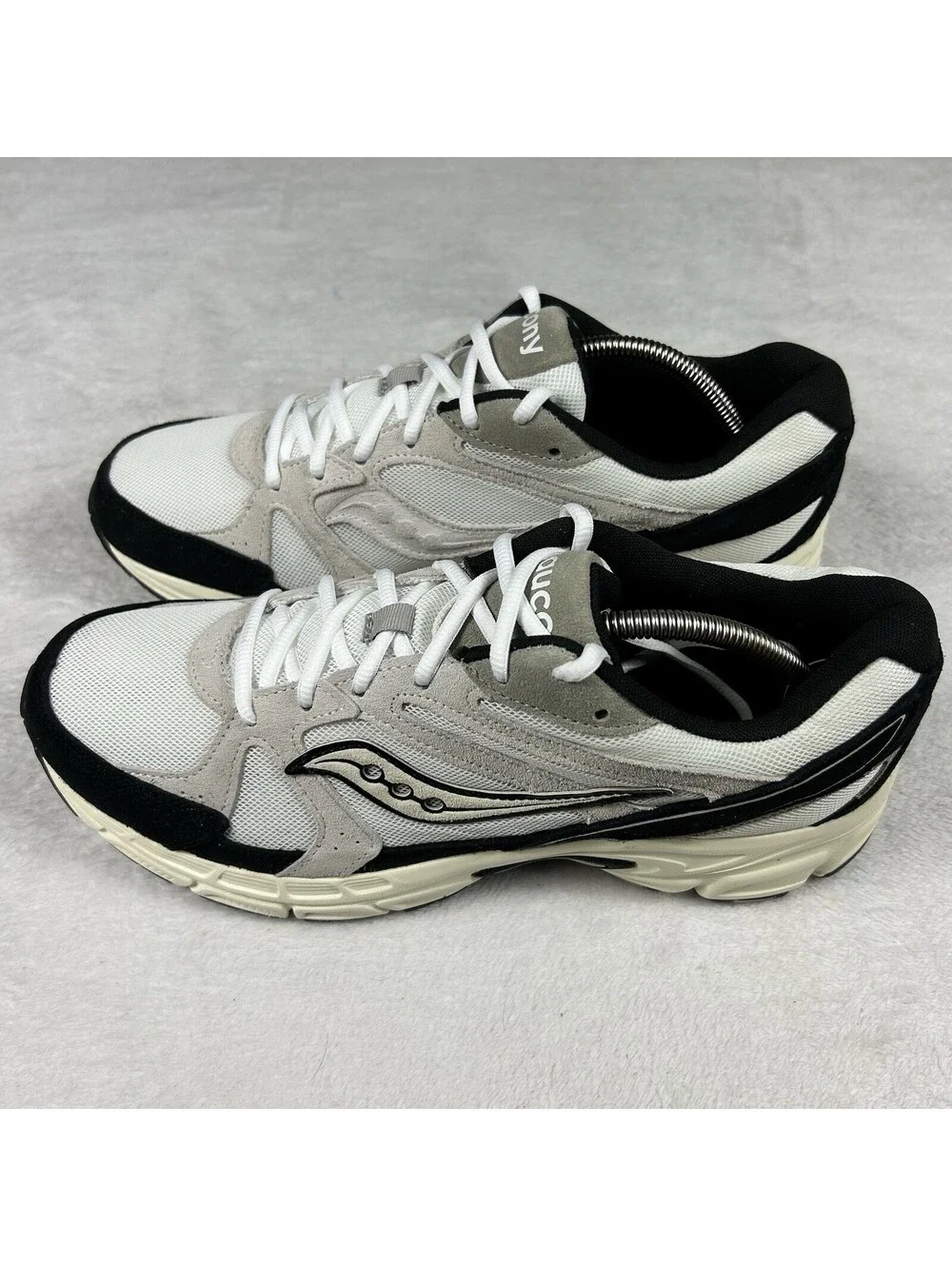 Saucony Ride Millennium Men’s Running Shoes Size 10 White Black Suede Sneakers
